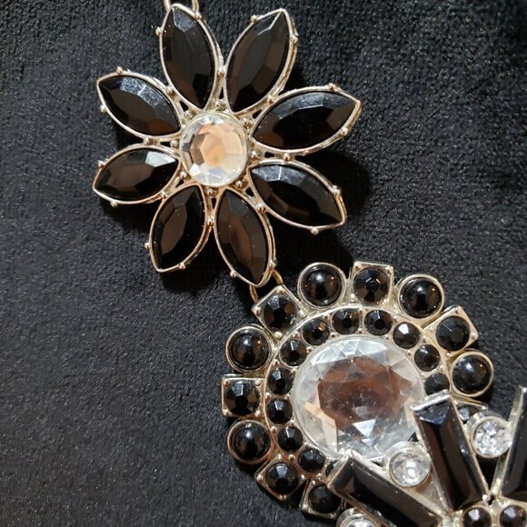 Womens Black and Clear Rhinestone 3D Flower Chunky Necklace with Lobster Clasp - Picture 5 of 7